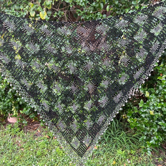 BEADED KNIT BLACK SHAWL - Picture 4 of 14